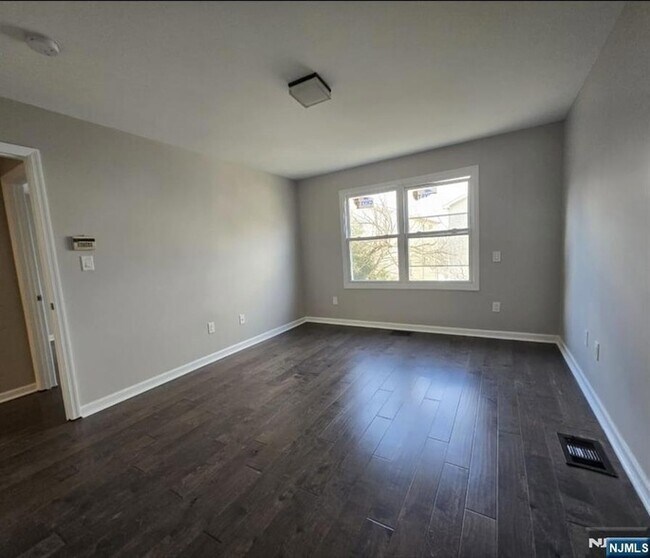 Building Photo - 7-9 Hudson St Unit 1ST