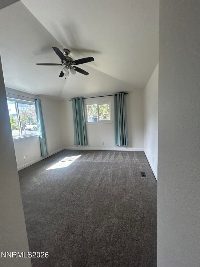 Building Photo - 1250 Charles Dr