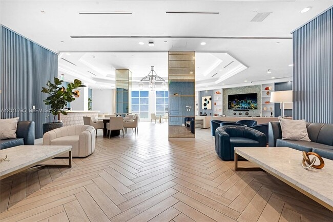 Building Photo - 16051 Collins Ave