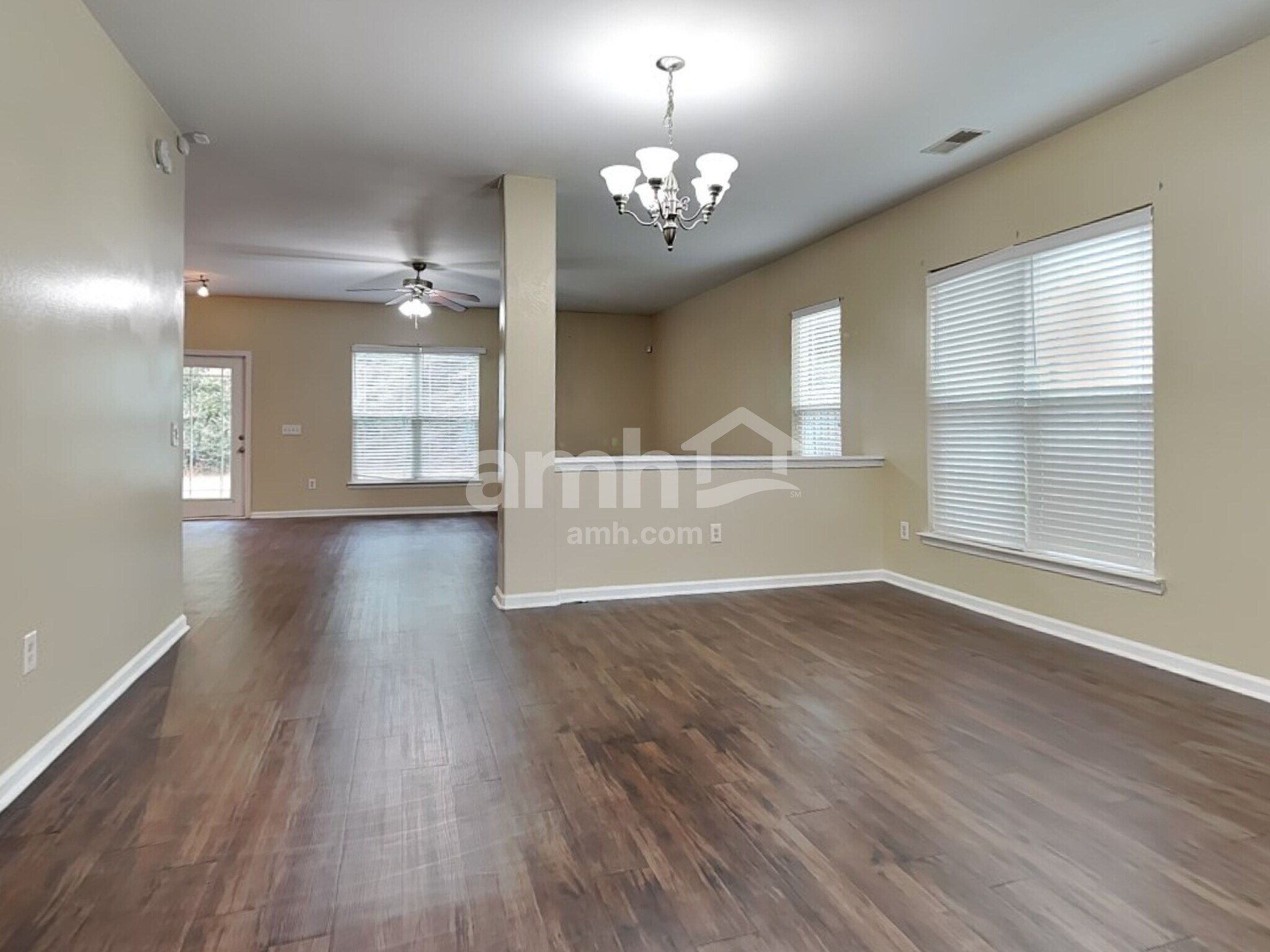 Building Photo - 137 Lake House Rd