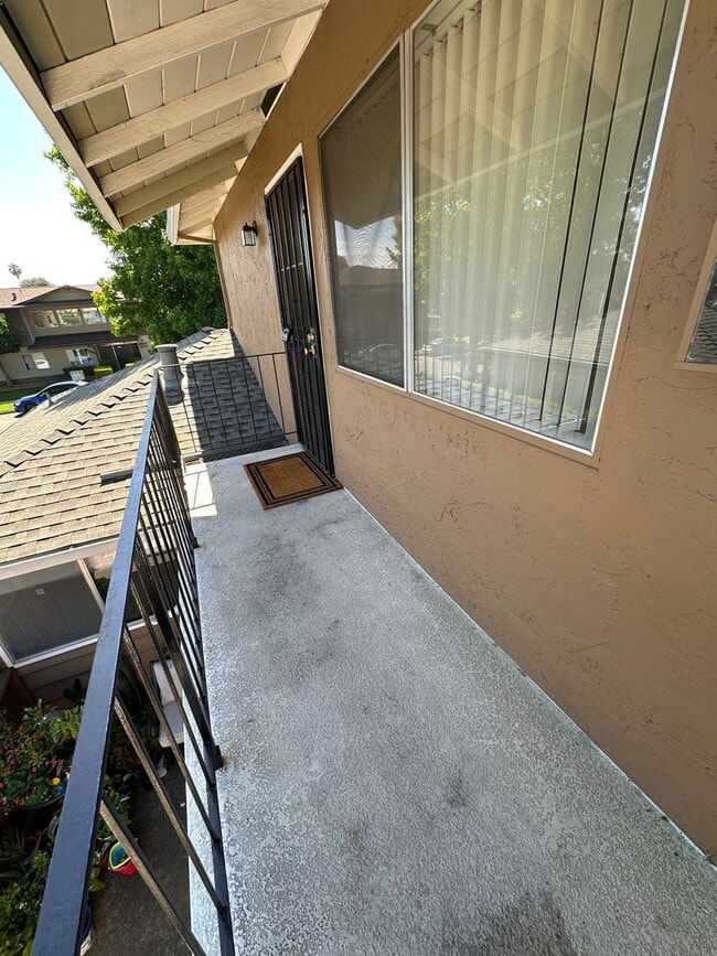 Building Photo - 1089 Oakmont Dr