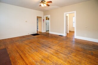 Building Photo - 4bed/2bath House right Downtown!!