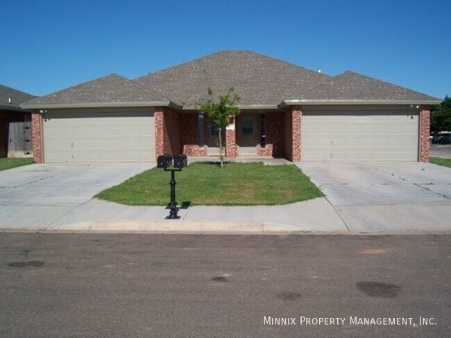 Building Photo - 807 N Englewood Ave