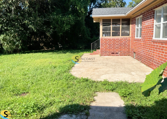 Building Photo - This Home is Elegance! Fully Fenced.