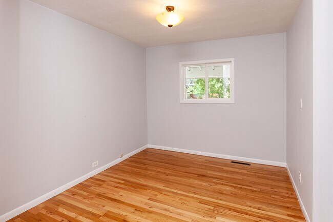 Building Photo - 4033 Meade St