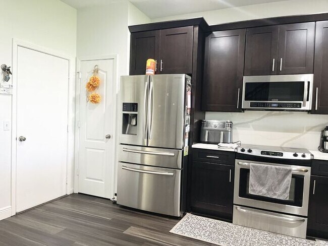 Building Photo - **"Modern Elegance: Fully Updated 3-Bed, 2.5-Bath Townhome with Designer Kitchen"**