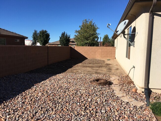 Building Photo - Treasure Valley Home