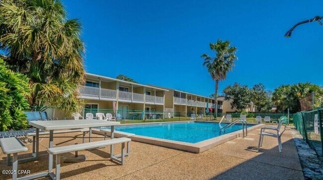 Primary Photo - 6903 N Lagoon Dr