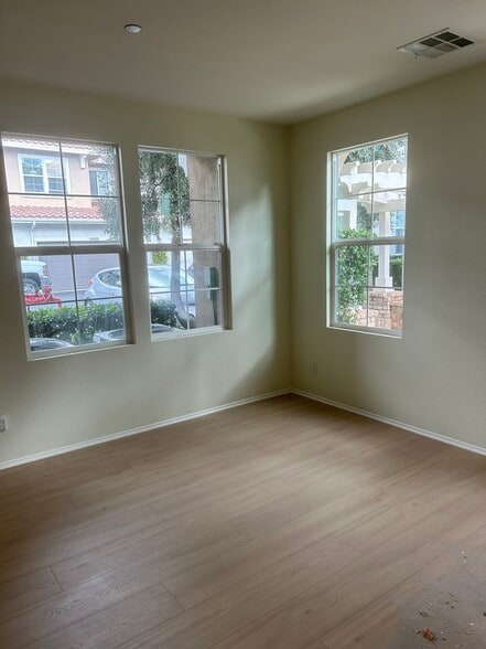 MASTER BEDROOM - 27288 Riverview Ln