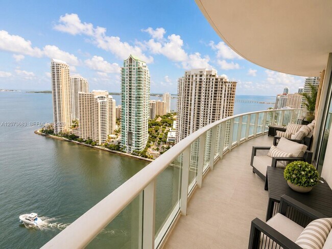Building Photo - 300 S Biscayne Blvd