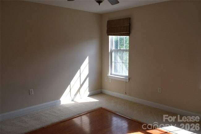 Building Photo - 6321 Park Creek Dr