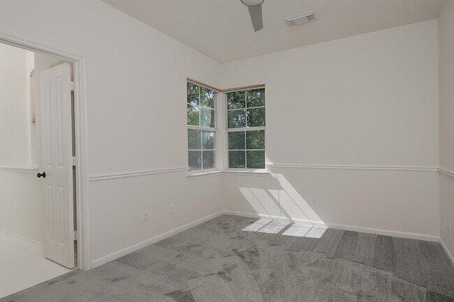 Building Photo - 22 Middle Gate Pl