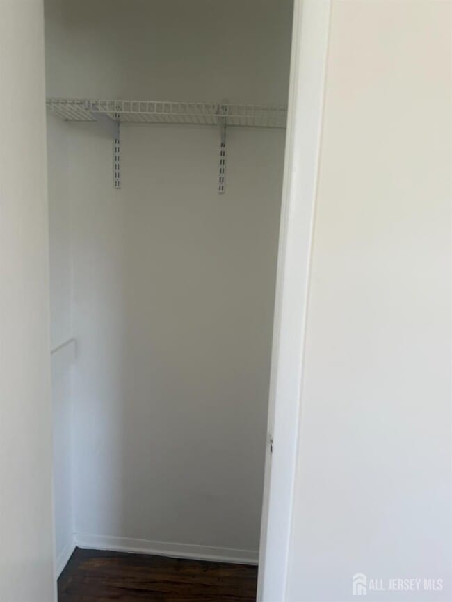 Building Photo - 13 Oakwood Dr