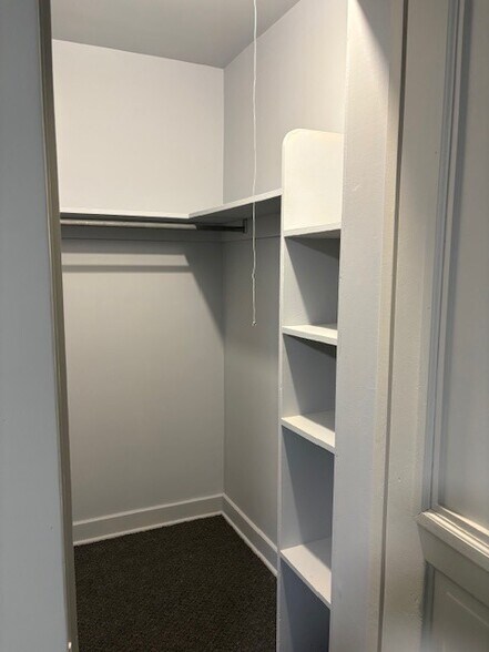 Building Photo - 820 N Main St