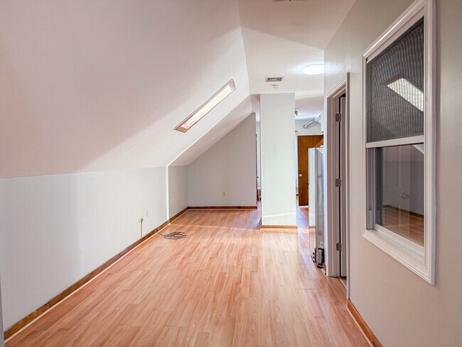 Building Photo - 803 Boylston St