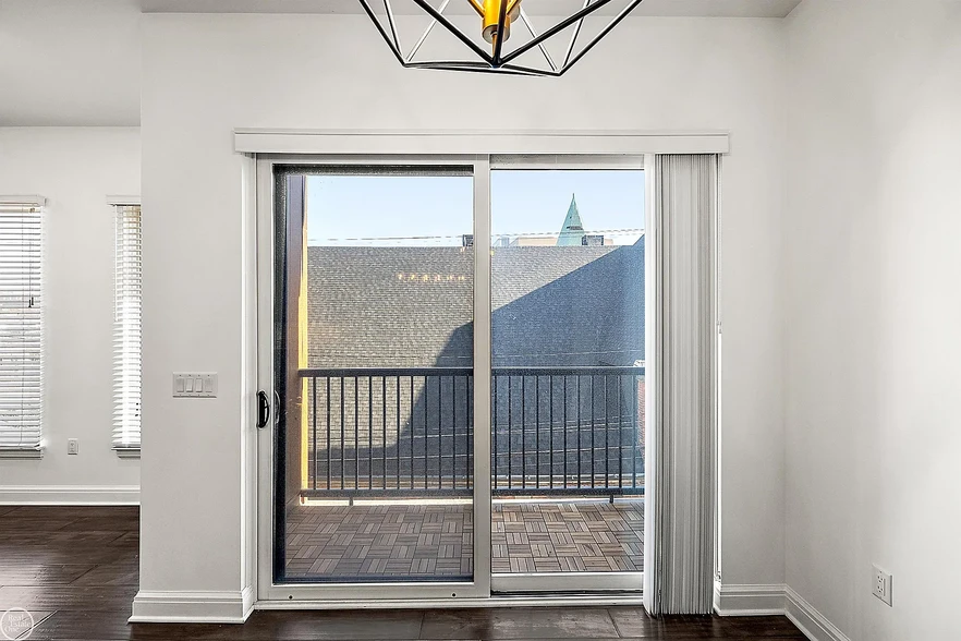 Building Photo - 438 Selden St