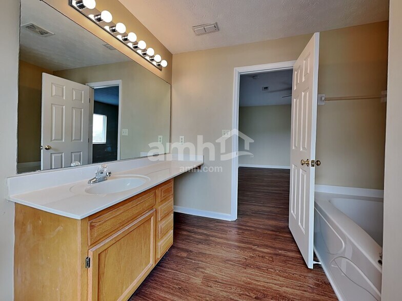Building Photo - 4239 King Bird Ln