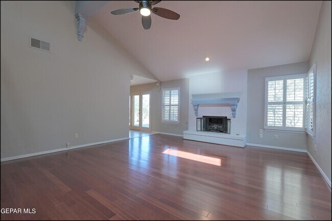 Building Photo - 601 Firedale Ln
