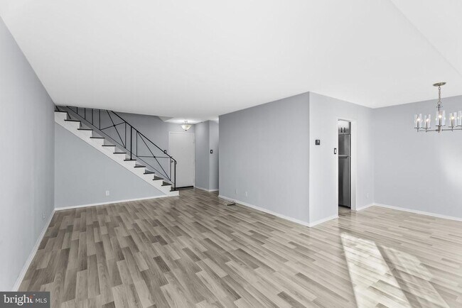 Building Photo - 301 N Beauregard St