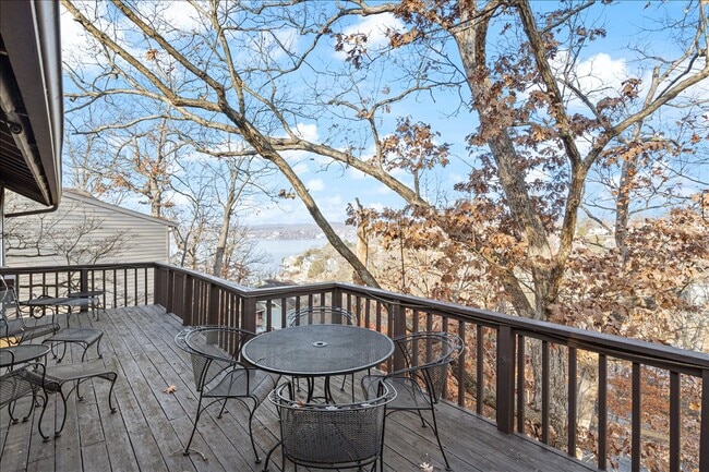 Building Photo - 415 Staniel Cay Dr