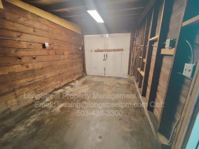Building Photo - 3338 SE 16th Ave
