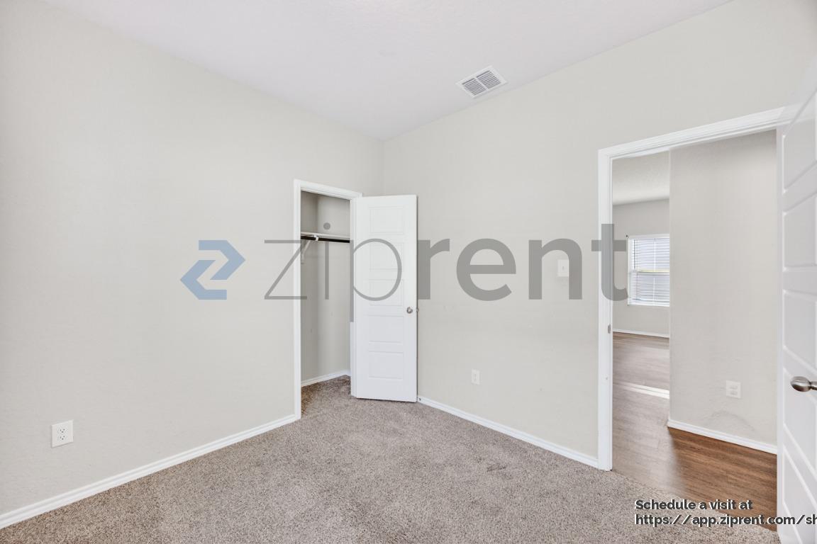 Building Photo - 5706 Cicada Cir