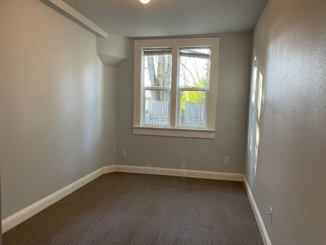 Building Photo - M1614 #1-3