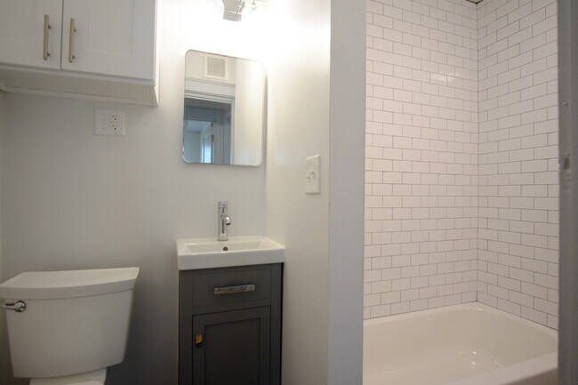 Building Photo - 3315 Nicollet Ave