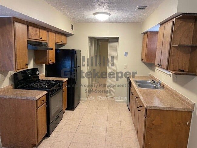 Building Photo - 333 Riverbrook Trail