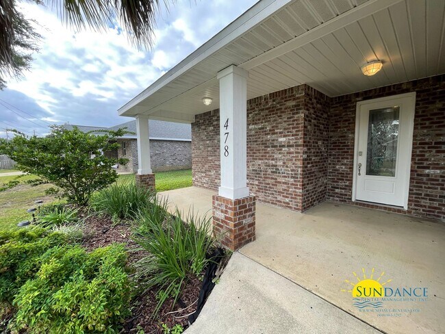 Building Photo - Pristine 3 Bedroom Home in Mary Esther!