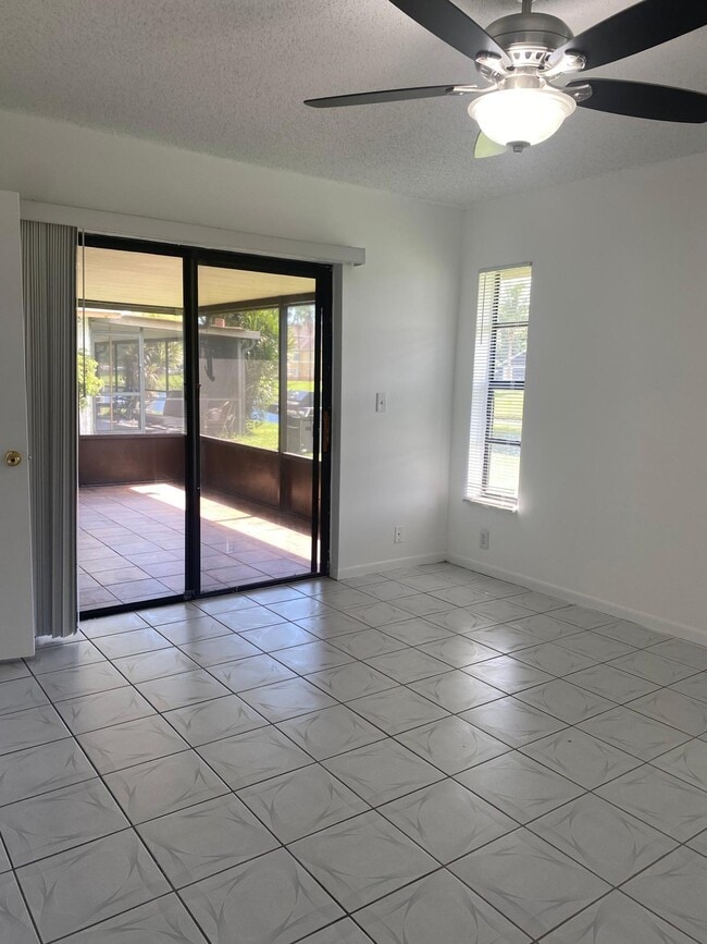 Building Photo - 1380 Longarzo Pl