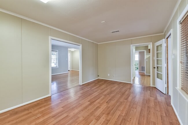 Building Photo - 5231 Willowbend Blvd