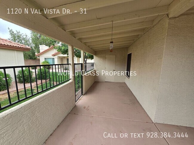 Building Photo - 1120 N Val Vista Dr