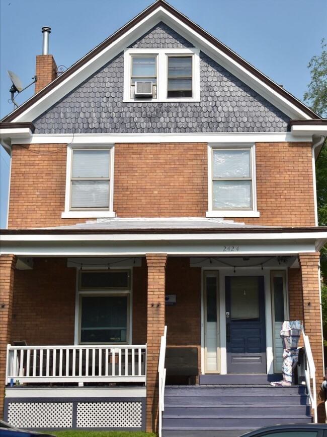 Building Photo - 2424 W Clifton Ave