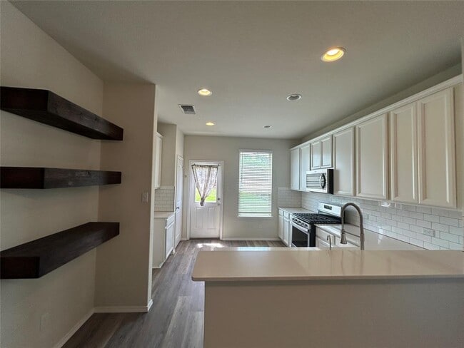 Building Photo - 249 La Dera Dr