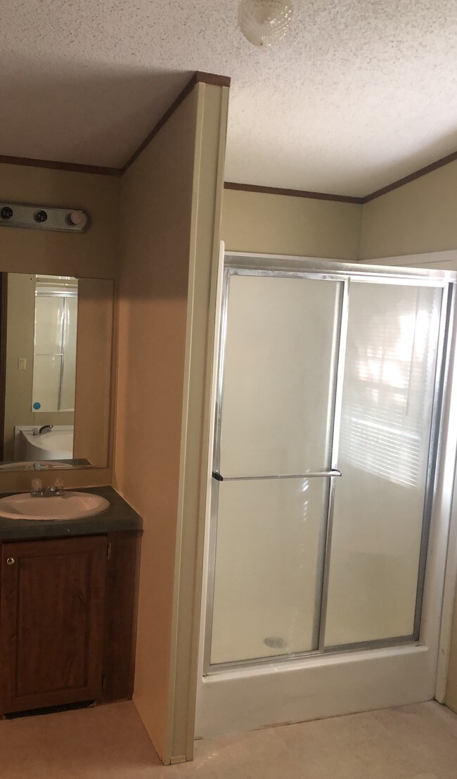 Building Photo - 28381 Petes Hwy