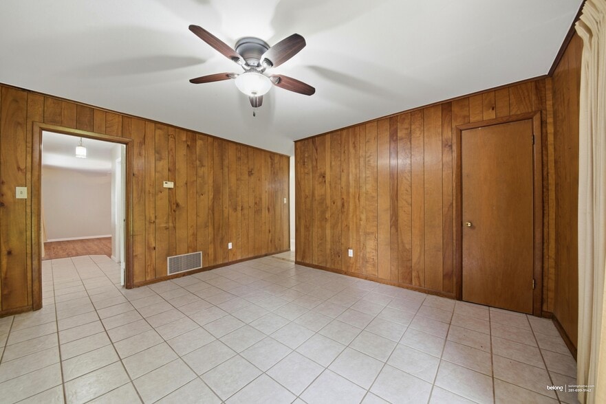 Building Photo - 1302 Laura Ln