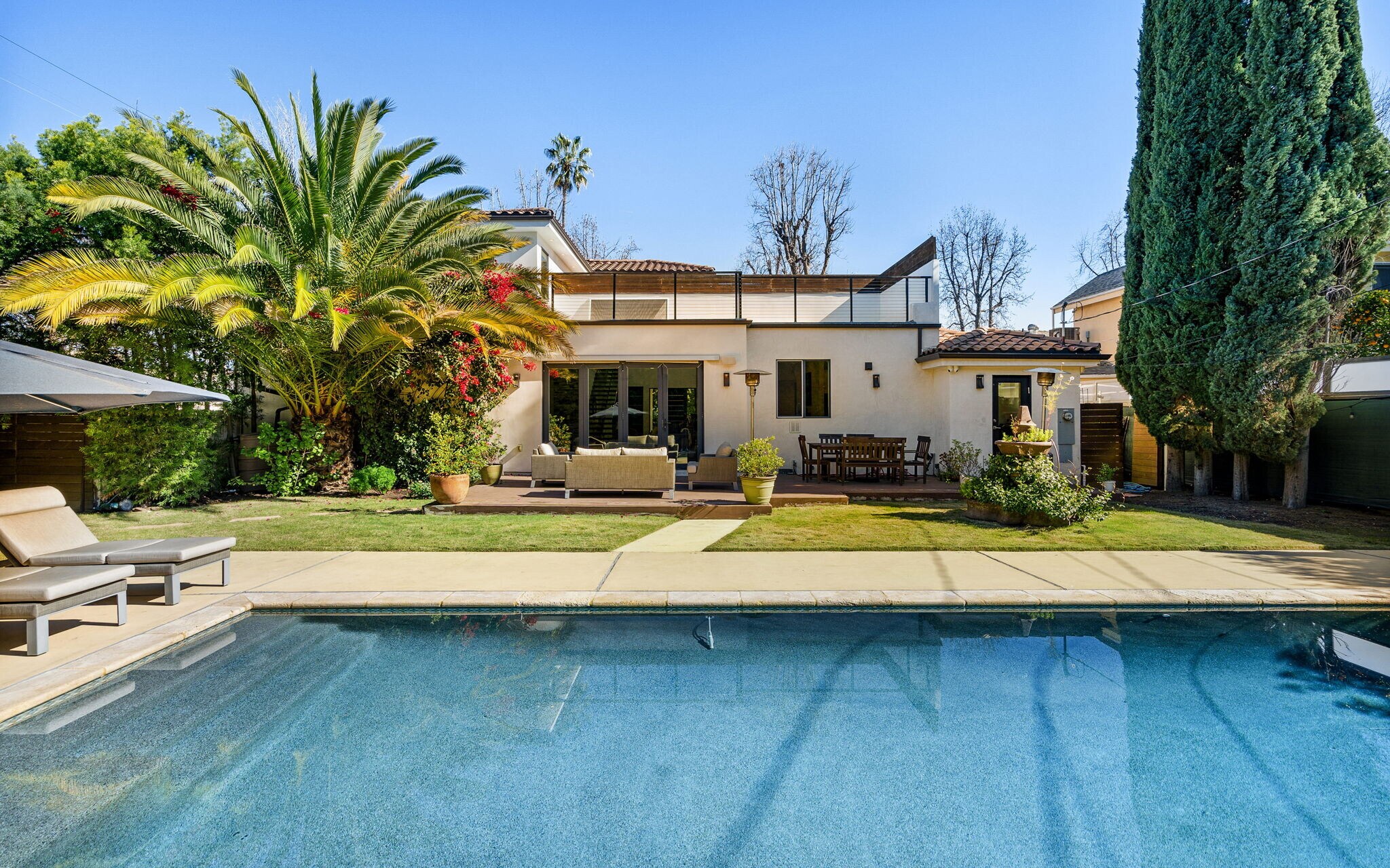 Building Photo - 5541 Matilija Ave