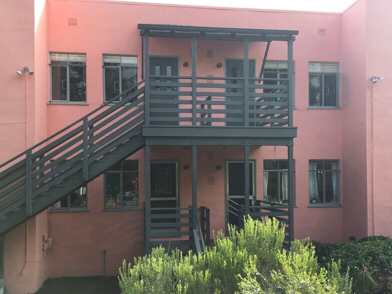 Building Photo - 154 Frisbie St