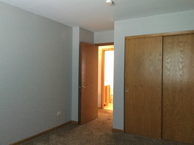 Building Photo - 2122 Willow Lakes Dr