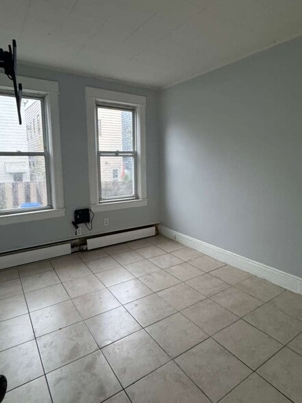 Building Photo - 368 N 11th St