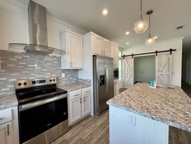 Building Photo - 6902 42nd Trail N