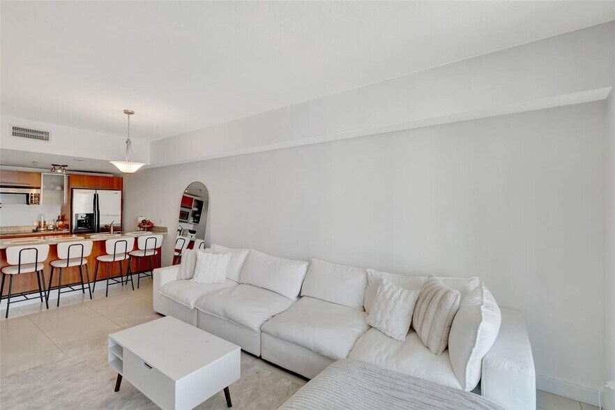 Building Photo - 185 SW 7th St