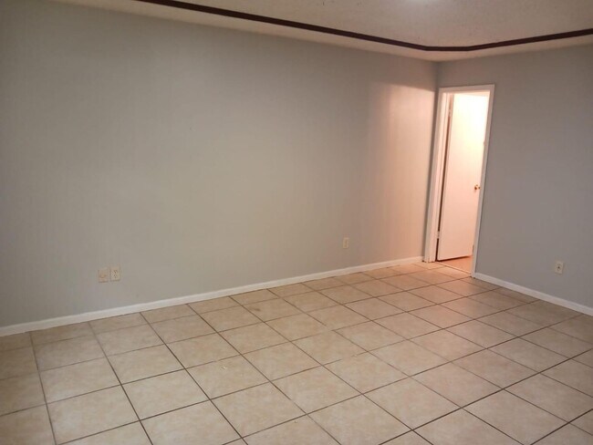 Building Photo - 3-bedroom, 2-bath single-family home for rent