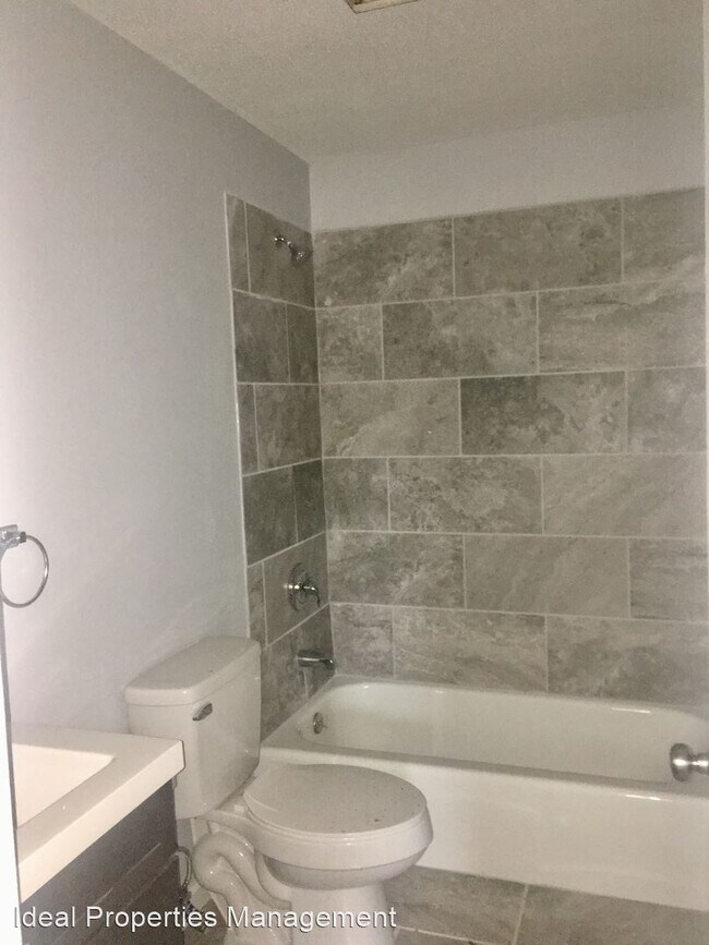 Building Photo - 3343 S 6th St