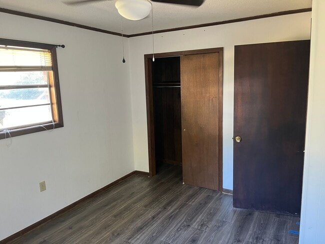 Building Photo - 115 Blair St