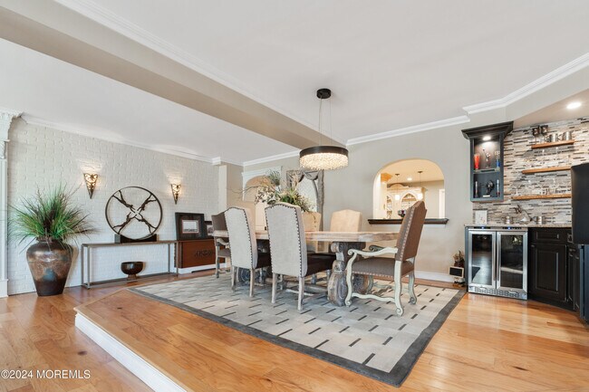 Building Photo - 300 Ocean Ave N