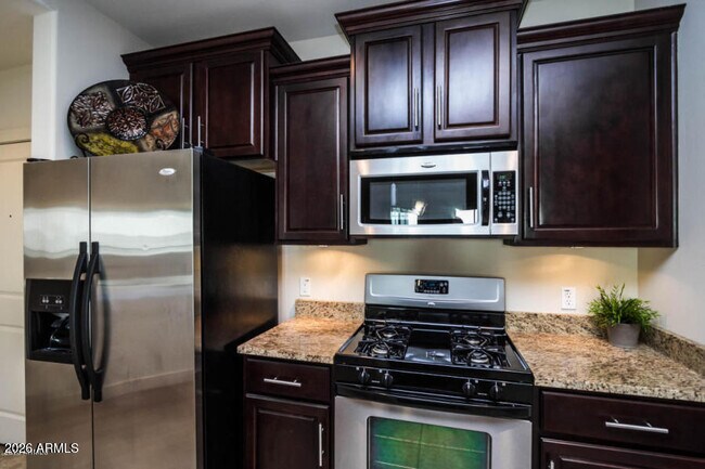 Building Photo - 945 E Playa Del Norte Dr