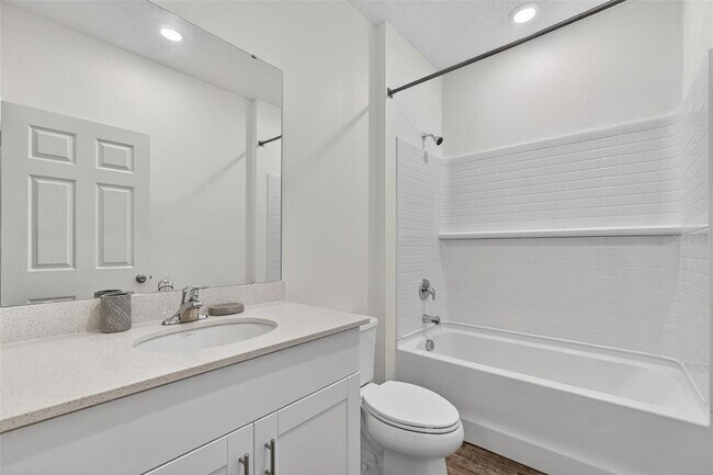 Building Photo - 1325 Stockwell Ave