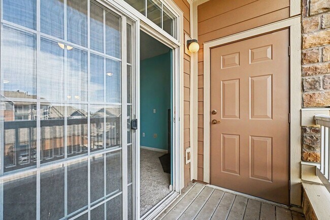 Building Photo - Charming Englewood Condo | 2 Bedrooms, Covered Parking & Community Pool